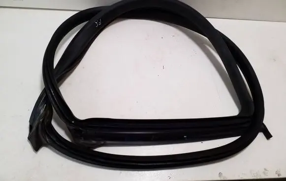 Maserati Ghibli Front door rubber seal 