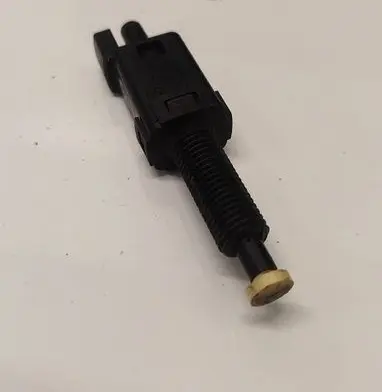 Audi A4 S4 B5 8D Brake pedal sensor switch 811907343B