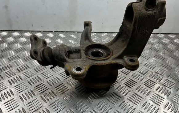 Front wheel hub
