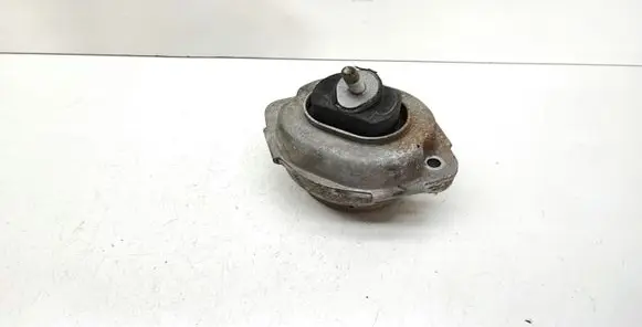 BMW X5 E53 Engine mount bracket 6758444