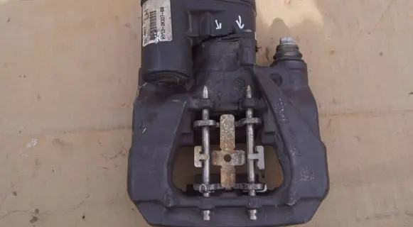 Aston Martin DB11 Rear brake caliper HY532K327BB