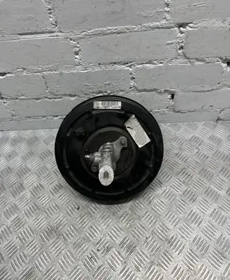 Renault Megane III Brake booster 472100005R