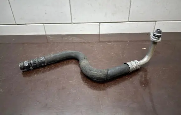 Engine coolant pipe/hose