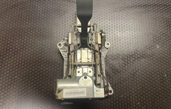 Volkswagen Phaeton Steering wheel axle 4E0905852E 2003D419E205 H19S0040
