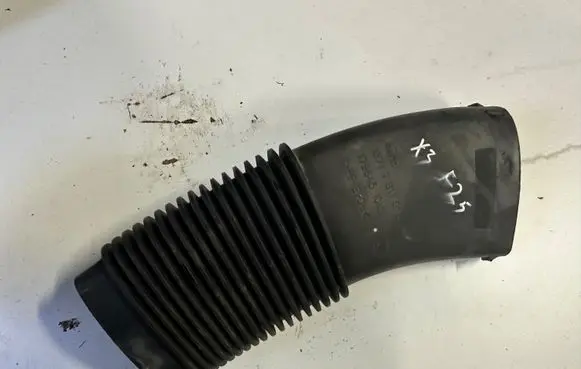 BMW X3 F25 Air intake hose/pipe 7811018