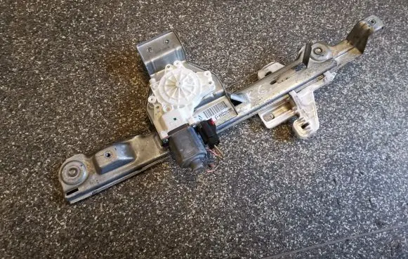 Dodge Caliber Rear door window regulator with motor