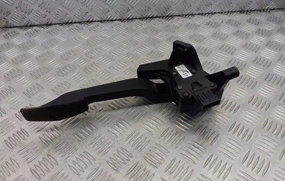 Opel Corsa C Accelerator pedal position sensor 9129123CL