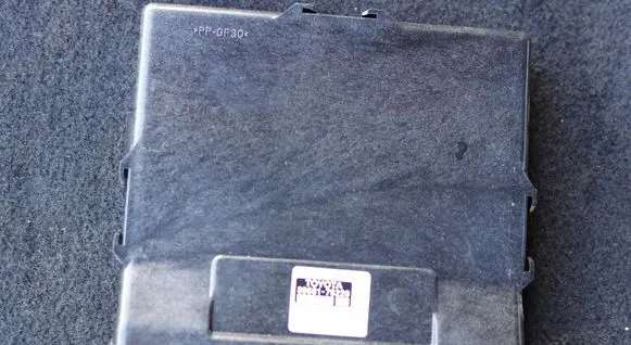 Lexus CT 200H Power management control unit 8968176220 2830001890