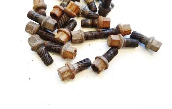 Skoda Octavia Mk2 (1Z) Nuts/bolts