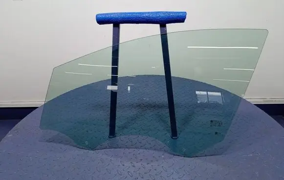 Opel Astra K Front door window glass four-door 