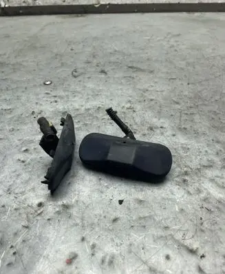 Volkswagen Golf V Windshield washer spray nozzle 5M0955985C