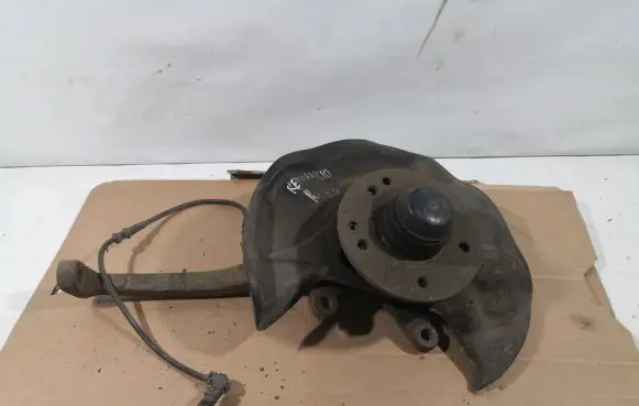 Mercedes-Benz E W210 Front wheel hub spindle knuckle