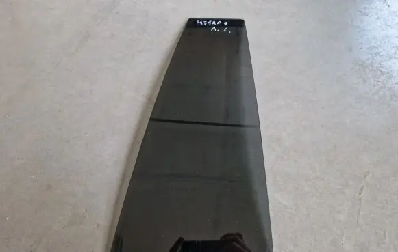 Mitsubishi Pajero Sport I Rear vent window glass 