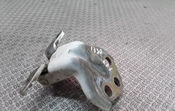 SsangYong Kyron Front door upper hinge