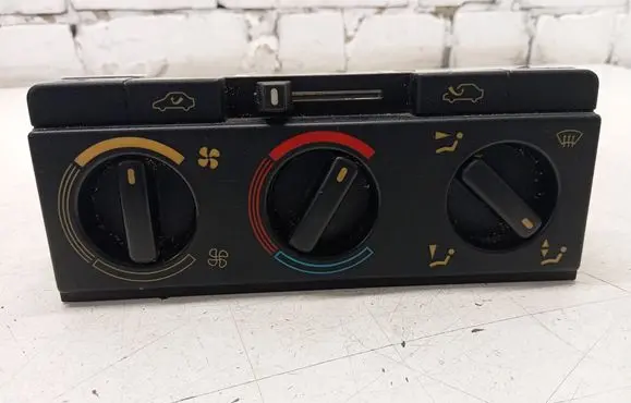 Peugeot 405 Climate control unit 022689M