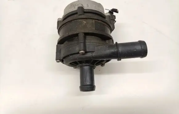 Polestar 2 Electric auxiliary coolant/water pump 32135207