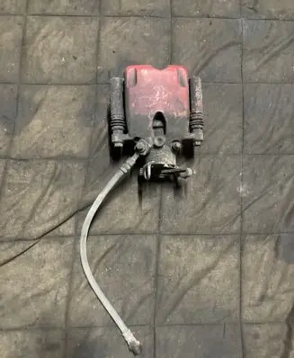 Opel Insignia A Rear brake caliper