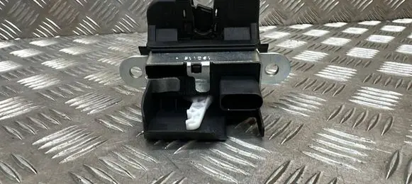 Volkswagen Polo V 6R Tailgate/trunk/boot lock/catch/latch 190116