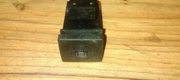 Volkswagen Golf III Windscreen/window heater switch 1h6959621