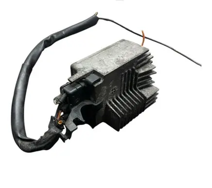Volkswagen PASSAT B5.5 Coolant fan relay AM1093
