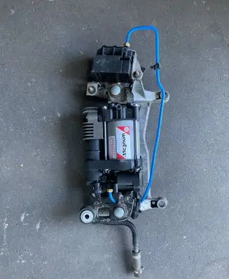 Porsche Cayenne (92A) Air suspension compressor/pump 