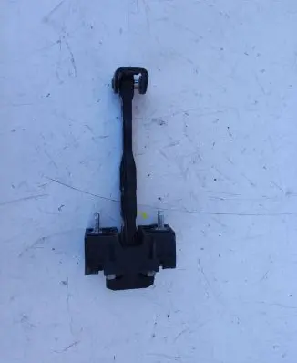 Volvo XC90 Front door check strap stopper 31395137