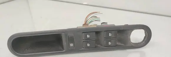 Renault Espace - Grand espace IV Electric window control switch 8200250481