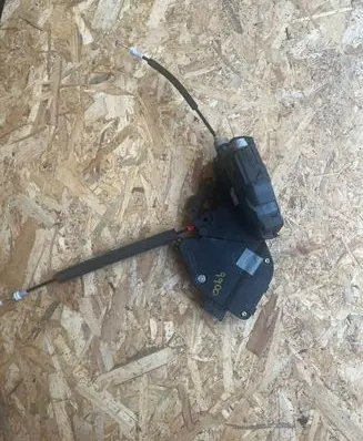 Land Rover Discovery Sport Front door lock FK72203A29ED C35606103