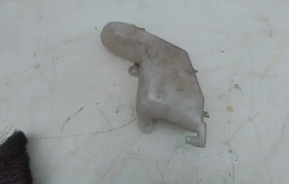 Honda Civic Windshield washer fluid reservoir/tank