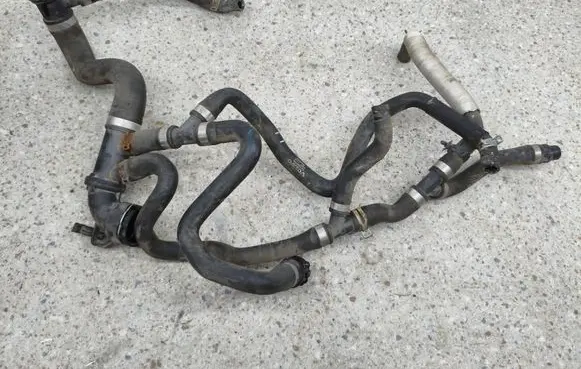 Volvo S60 Engine coolant pipe/hose 32224775