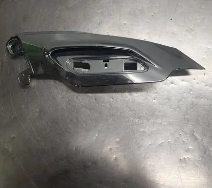 Front fender indicator light