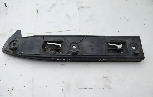 Front bumper mounting bracket