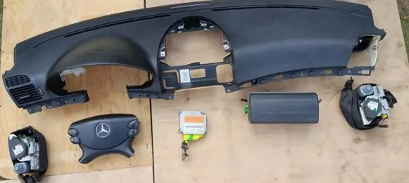 Mercedes-Benz E W211 Dashboard A2116800687