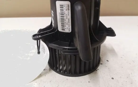 Peugeot 307 Heater fan/blower B9506 PF2A15221