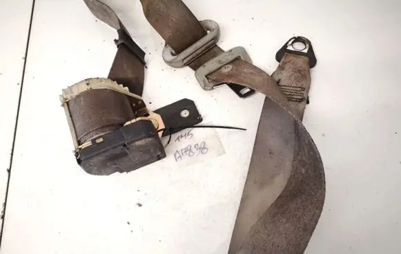 Renault Scenic I Front seatbelt 33008569
