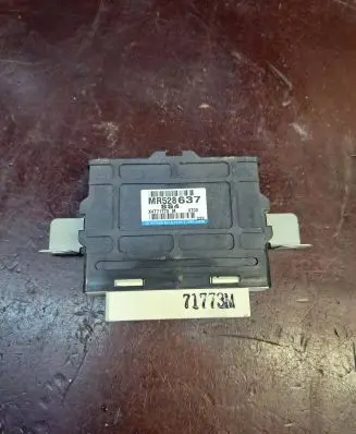 Mitsubishi Pajero Gearbox control unit/module MR528637 X4T71773