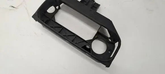 Volkswagen Caddy Tailgate/boot lid lock trim 2K0827526