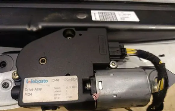 BMW 1 E81 E87 Sunroof motor/actuator 1704603A