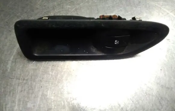 Renault Laguna II Electric window control switch 8200016013