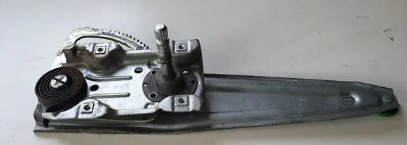 Rear door manual window regulator