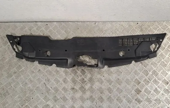 Toyota Corolla Verso AR10 Radiator trim 532890F020 532890F010