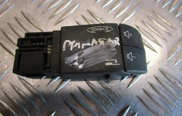 Nissan Primera Multifunctional control switch/knob 