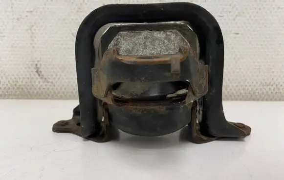 Toyota Yaris Engine mount bracket 1230521020 1230521060