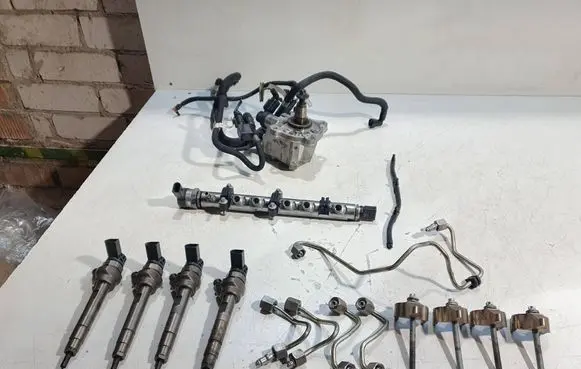 BMW 5 F10 F11 Fuel injection system set 0445010517 7810696 7810702