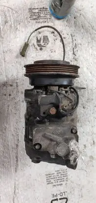 Volkswagen PASSAT B5.5 Air conditioning (A/C) compressor (pump) 808097008 L0698JL0