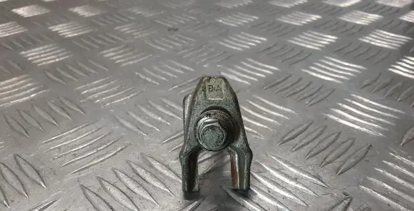 Renault Latitude (L70) Fuel injector