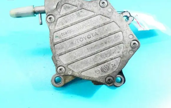 Toyota Avensis T270 Vacuum pump 06100945 IMPRK1177087