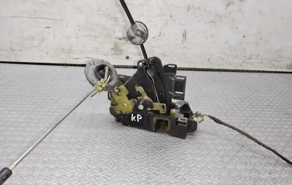 Volkswagen Caddy Front door lock 3B1837015