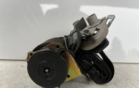 Ford Galaxy Middle seatbelt (rear) 5425037
