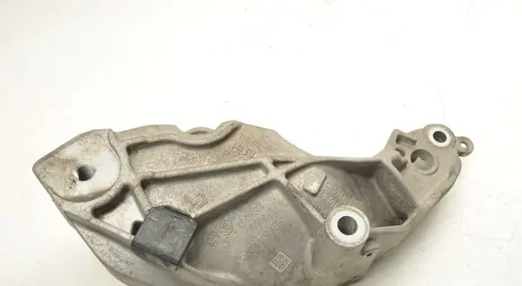 BMW i4 Engine mounting bracket 8838969